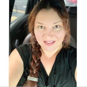 Meet your Posher, Elizabeth